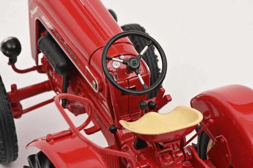 Schuco 0267 2 1/18 porsche junior, red