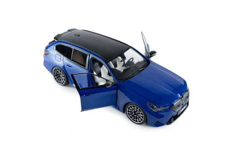SOLIDO BMW M5 TOURING – M Marina Bay Blue Metallic – 2024  S1814801