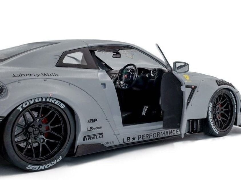 1:18 Solido 2024 Nissan GTR R35 Liberty Walk Edition With Wataru Kato Figurine