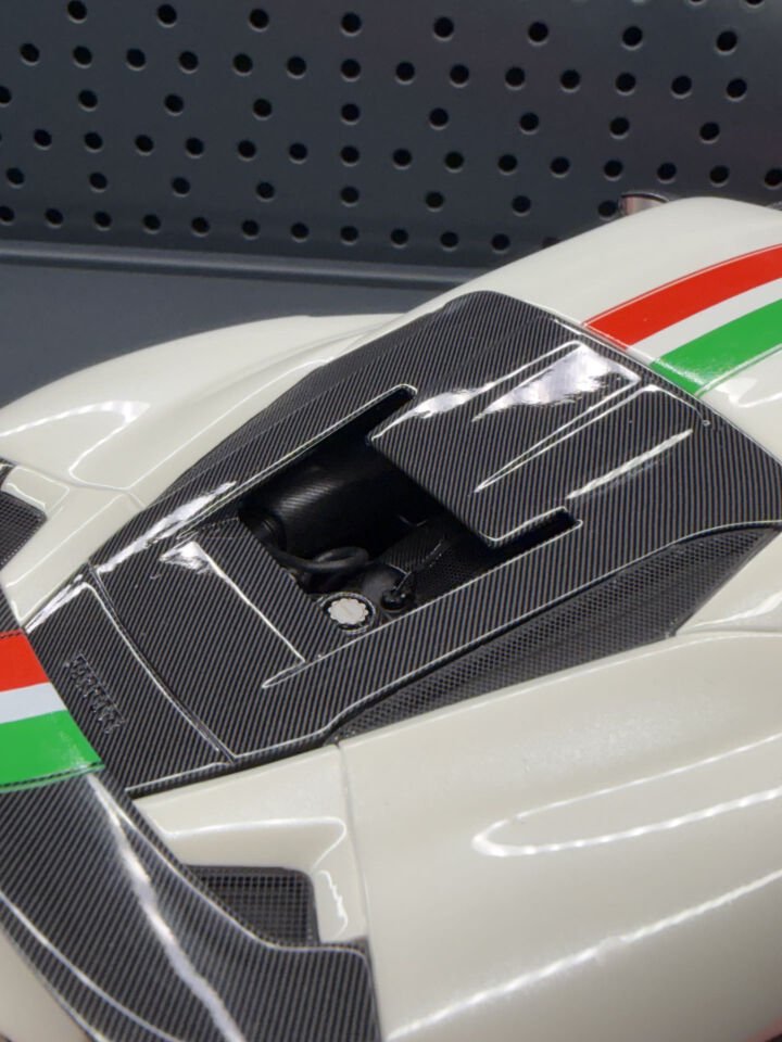 NOVITEC Ferrari F8 N-Largo White Italian Stripe Limited 20 1:18