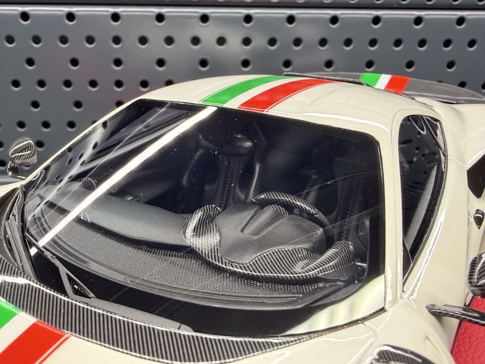 NOVITEC Ferrari F8 N-Largo White Italian Stripe Limited 20 1:18