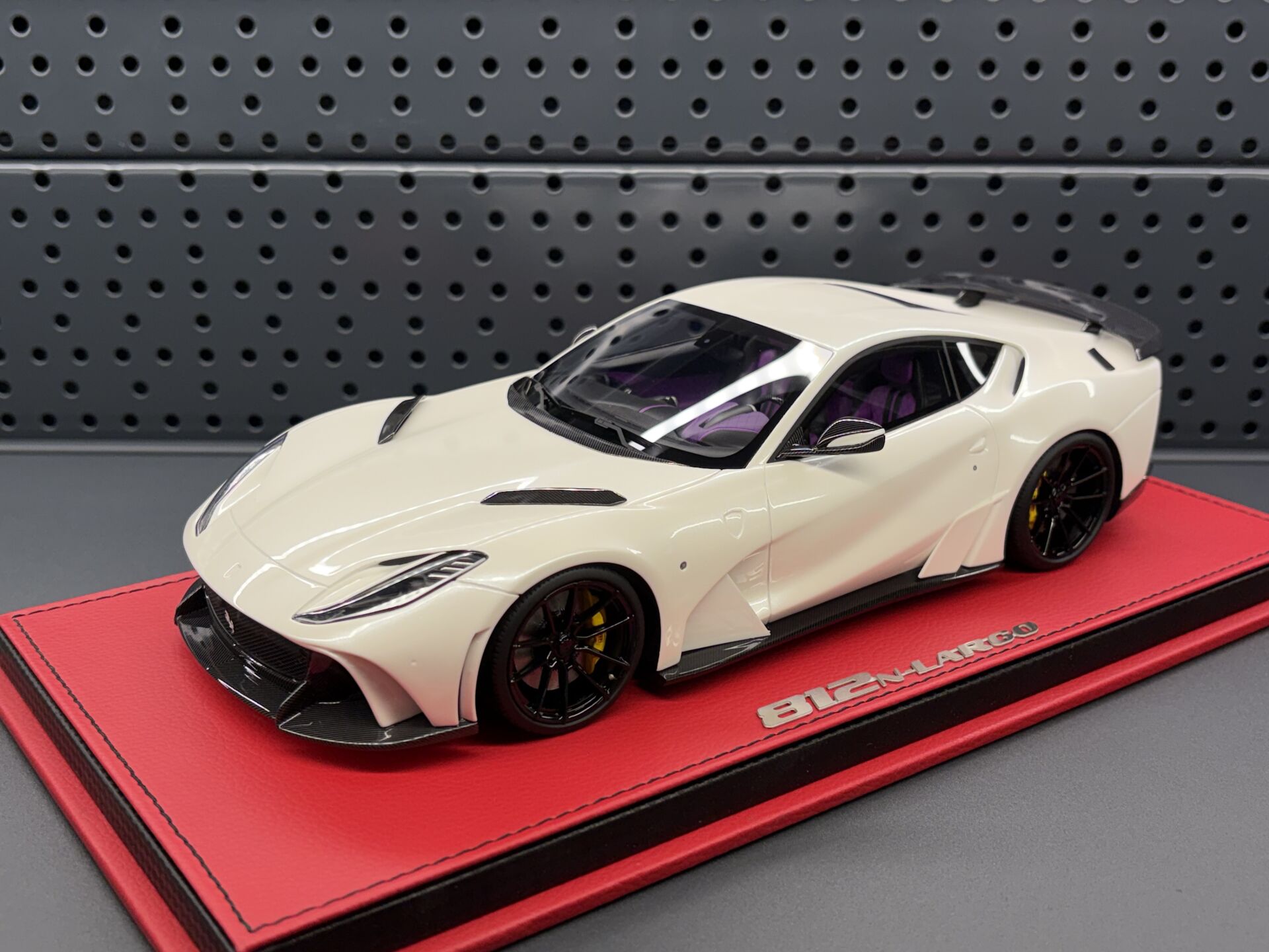 NOVITEC Ferrari 812 N-Largo Pearl White Limited 50 1:18