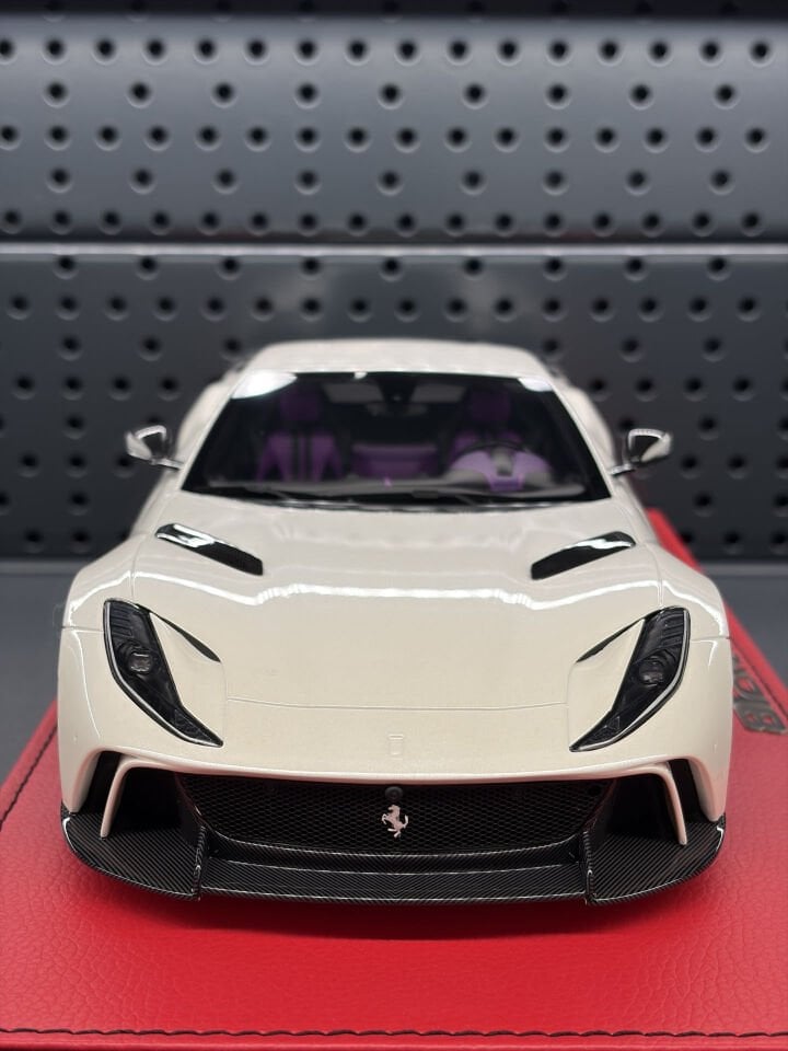 NOVITEC Ferrari 812 N-Largo Pearl White Limited 50 1:18