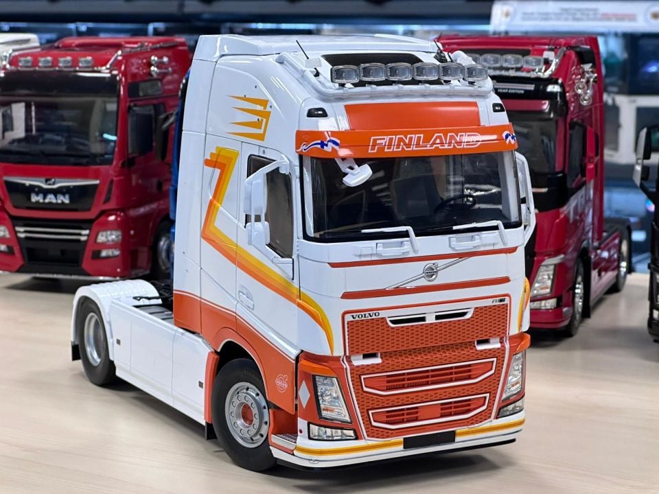 IXO MODELS VOLVO FH16 XL (30219) 1:18