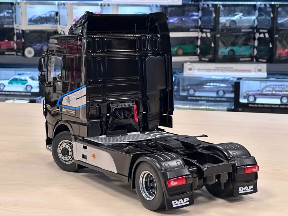 PREMIUM CLASSIXXS DAF XL SPACE BLACK (30212) 1:18