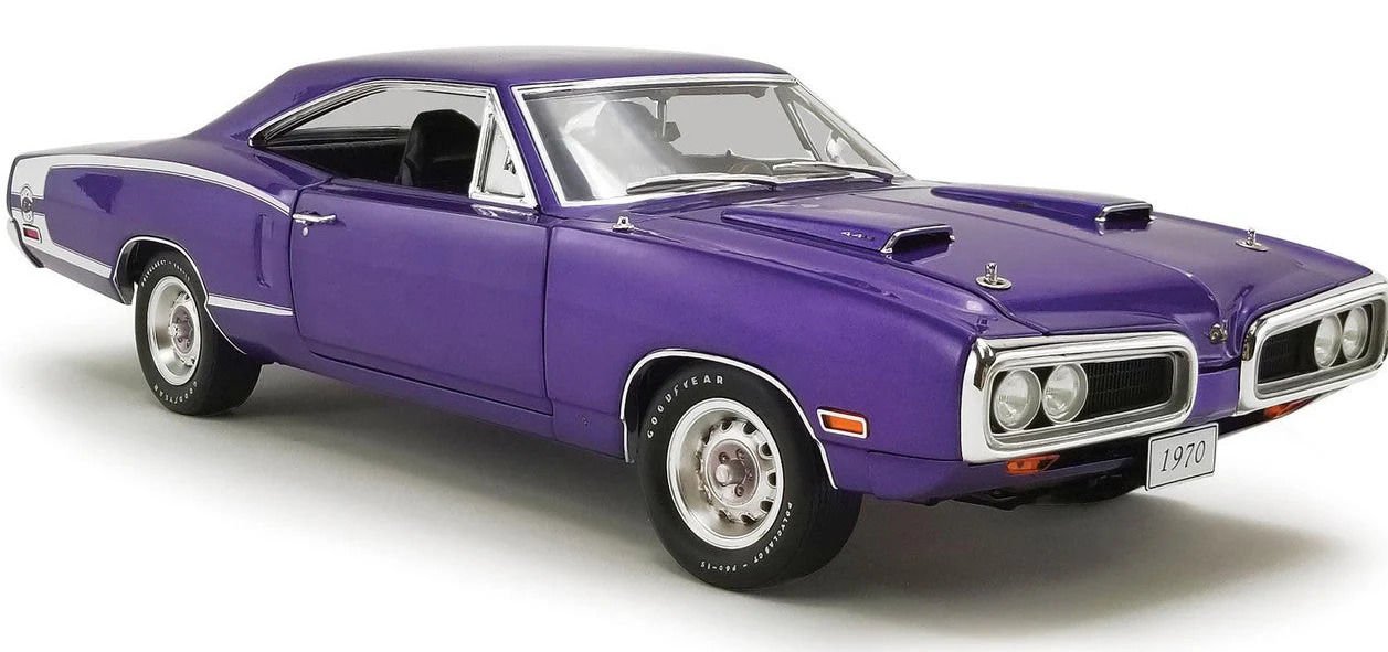 GMP DODGE CORONET SUPER BEE PLUM CRAZY 1970 1:18