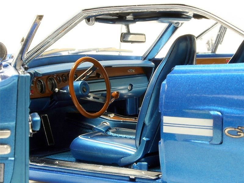 GMP HEMI PLYMOUTH GTX EB5 1970 1:18