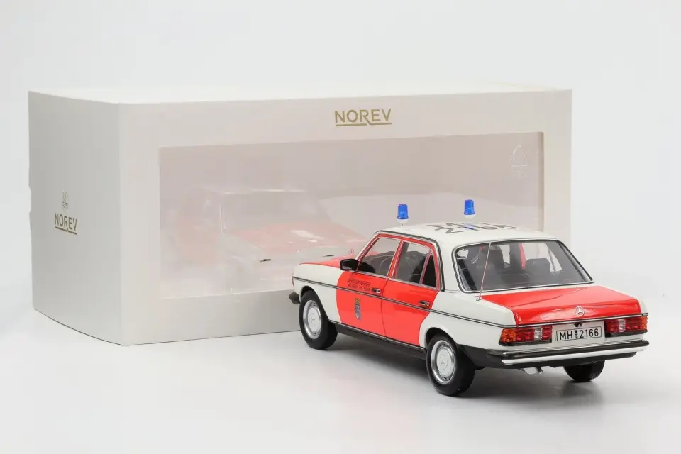 NOREV MERCEDES-BENZ 200 1984 EMERGENCY AMBULANCE 1984 1:18