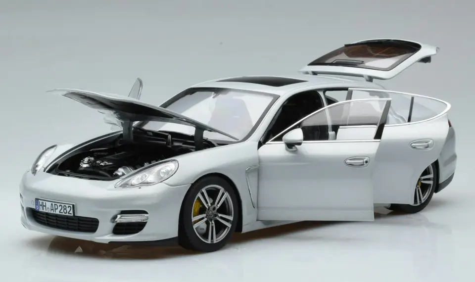 NOREV PORSCHE PANAMERA TURBO 2009 (187609) 1:18