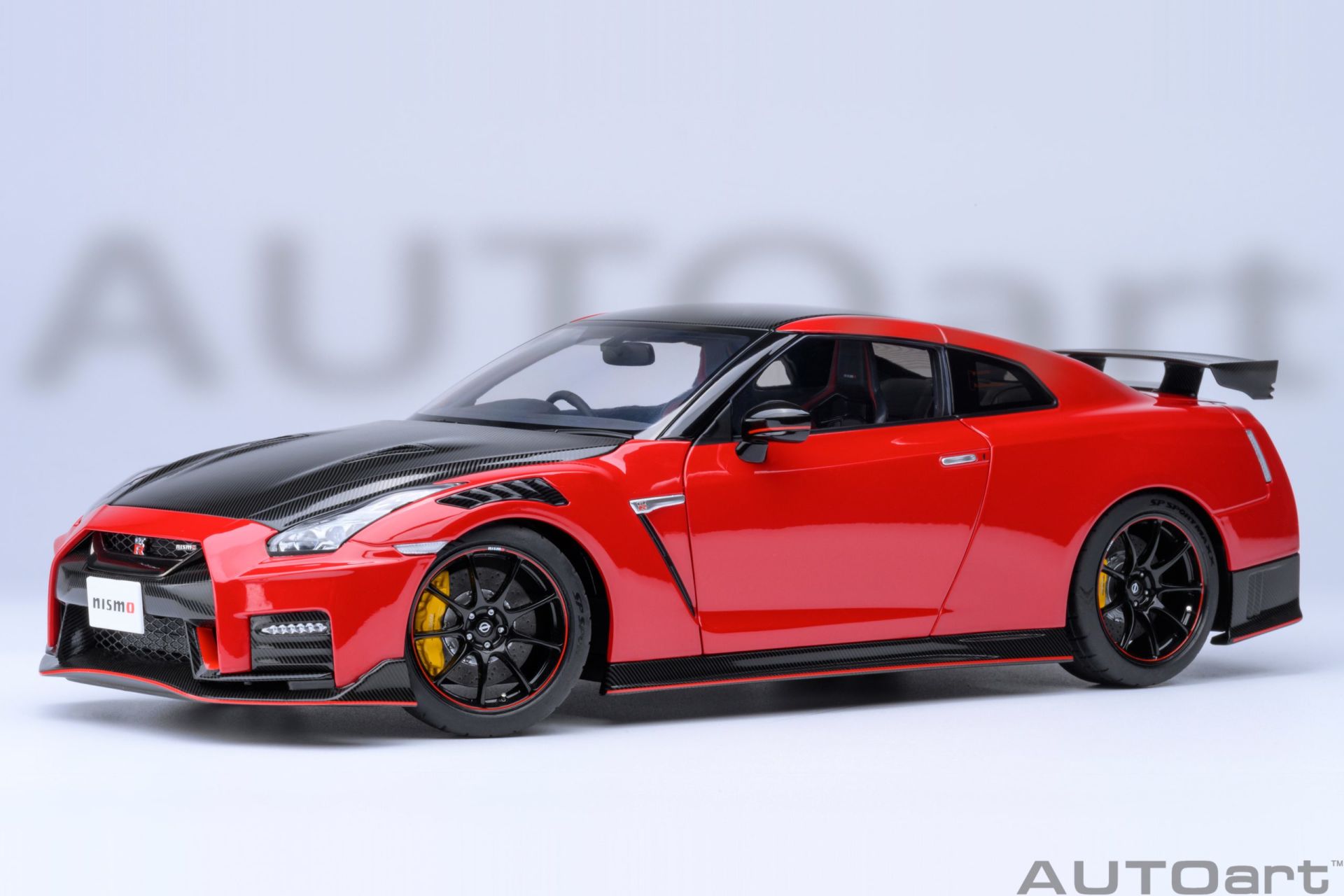 AUTOART NISSAN GT-R (R35) NISMO 2022 1:18 (77502)