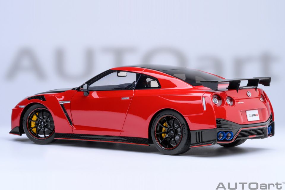 AUTOART NISSAN GT-R (R35) NISMO 2022 1:18