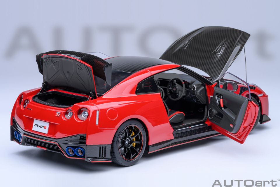 AUTOART NISSAN GT-R (R35) NISMO 2022 1:18