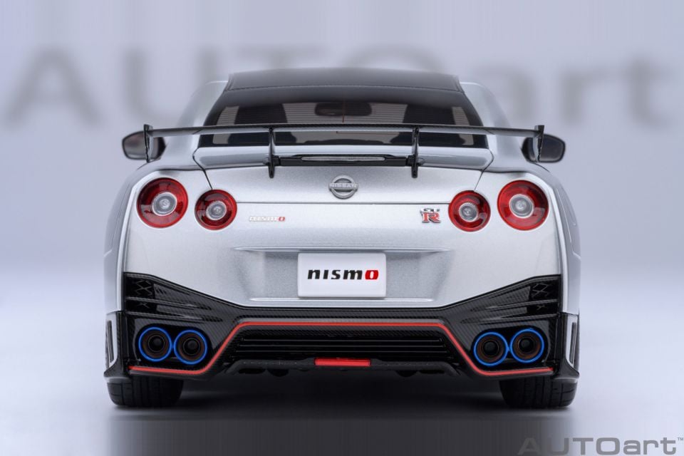 1:18 2022 Nissan GT-R (R35) Nismo 2022 Special Edition (Ultimate Metal Silver)