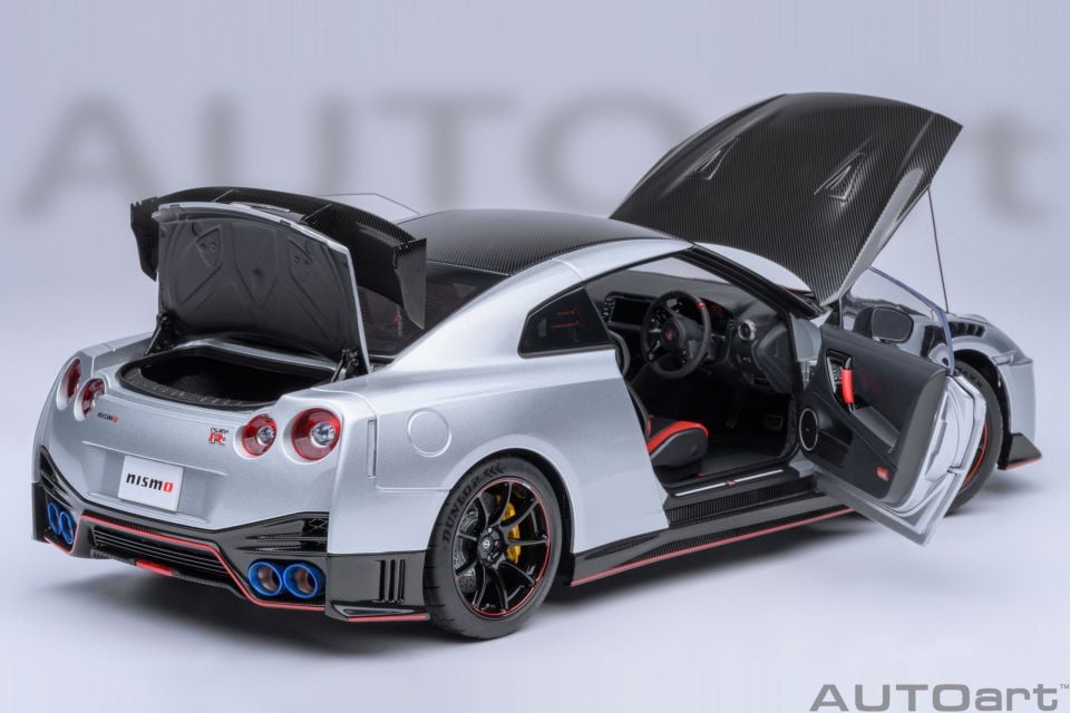 1:18 2022 Nissan GT-R (R35) Nismo 2022 Special Edition (Ultimate Metal Silver)