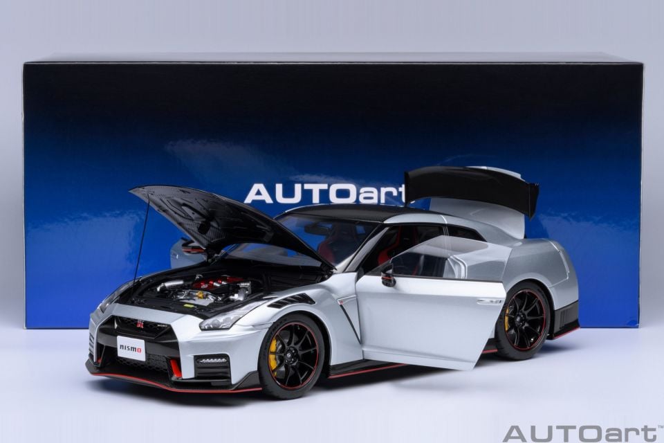 1:18 2022 Nissan GT-R (R35) Nismo 2022 Special Edition (Ultimate Metal Silver)