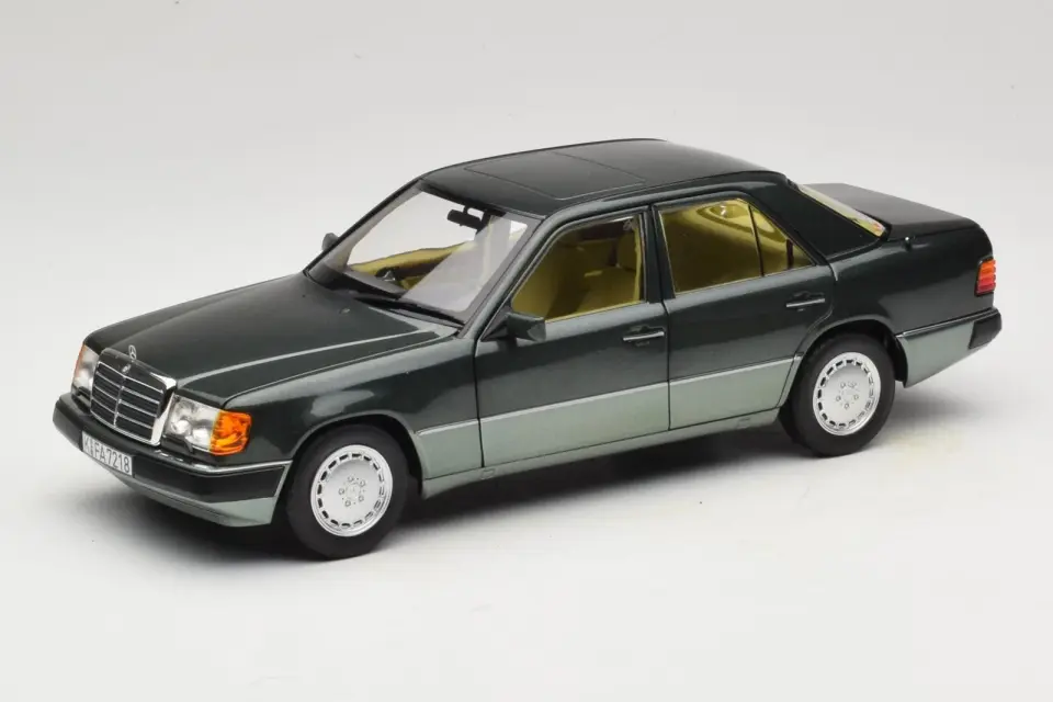 NOREV MERCEDES-BENZ 230 E 1990 1:18 (183952)