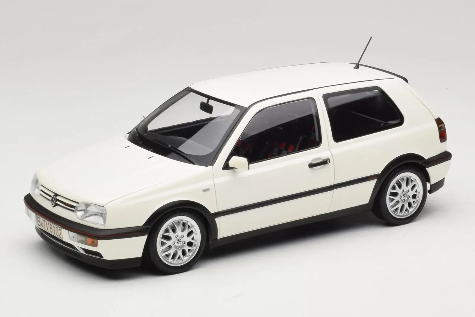 NOREV VOLKSWAGEN GOLF GTI 1996 20TH ANNIVERSARY CANDY WHITE 1:18 (188508)