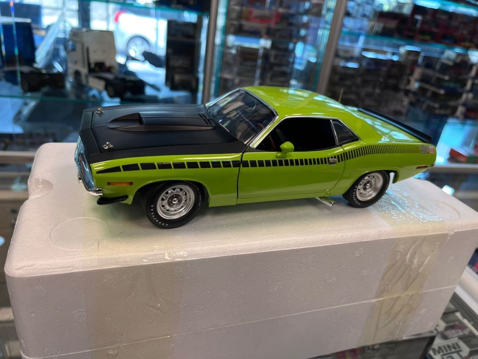 ACME 1970 PLYMOUTH BARRACUDA AAR (1806113) 1:18