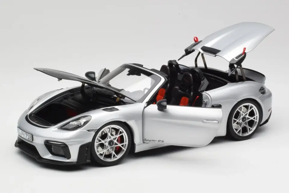 NOREV PORSCHE 718 SPYDER RS WEISSACK PACK GT SILBERMETALLIC 2021 1:18