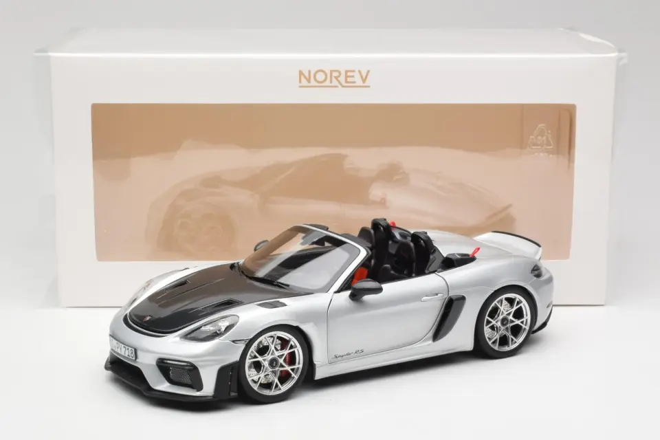 NOREV PORSCHE 718 SPYDER RS WEISSACK PACK GT SILBERMETALLIC 2021 1:18