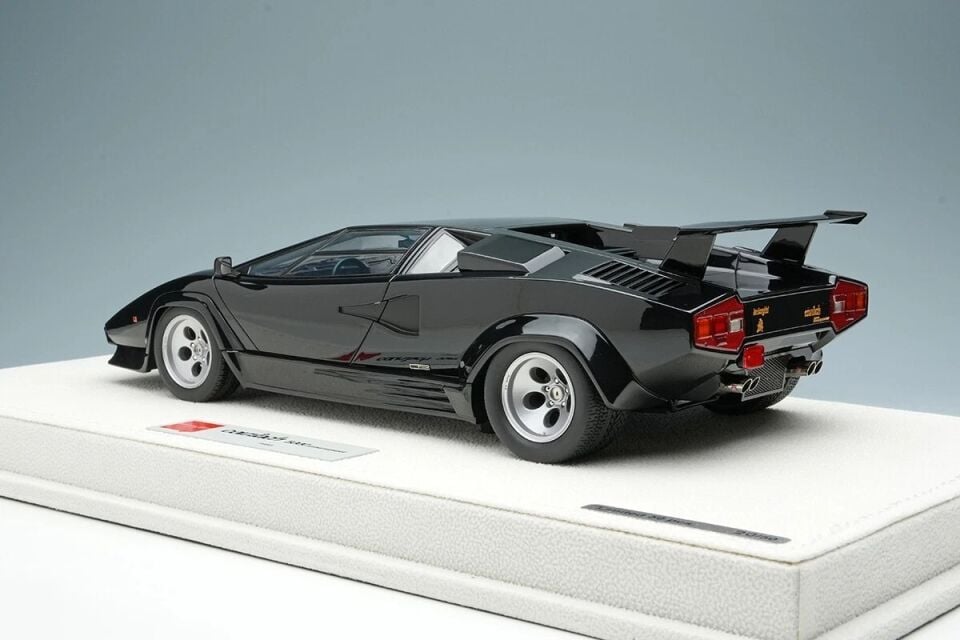 Make Up Lamborghini Countach LP5000 QV with Rear Wing Black 1/18. EML088G