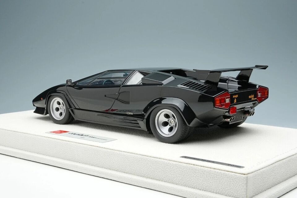 Make Up Lamborghini Countach LP5000 QV with Rear Wing Black 1/18. EML088G