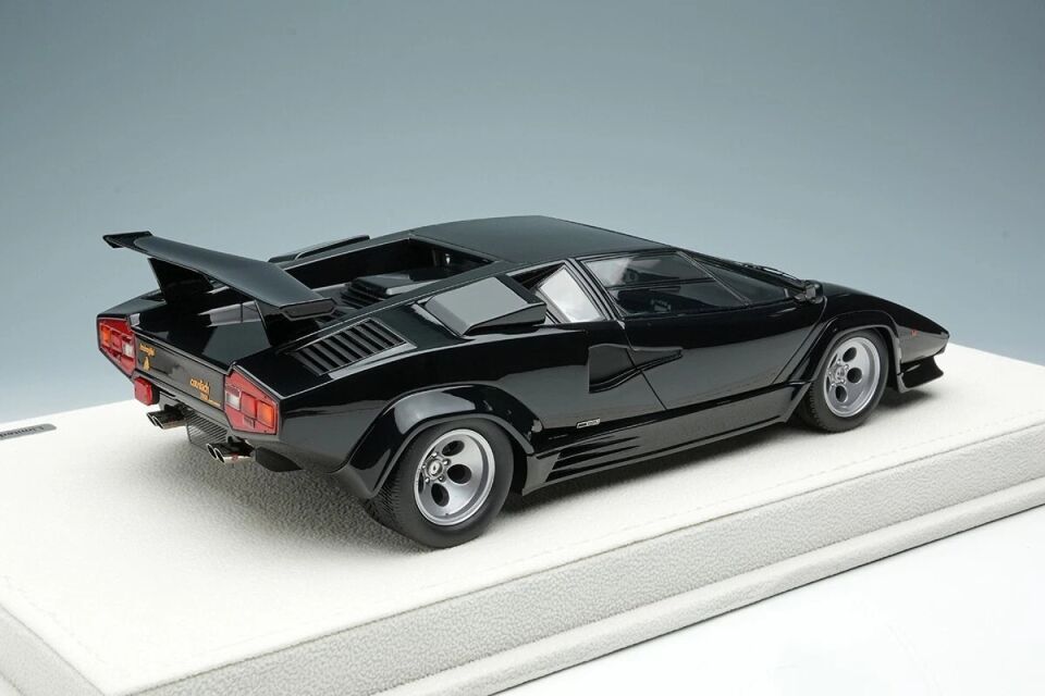 Make Up Lamborghini Countach LP5000 QV with Rear Wing Black 1/18. EML088G