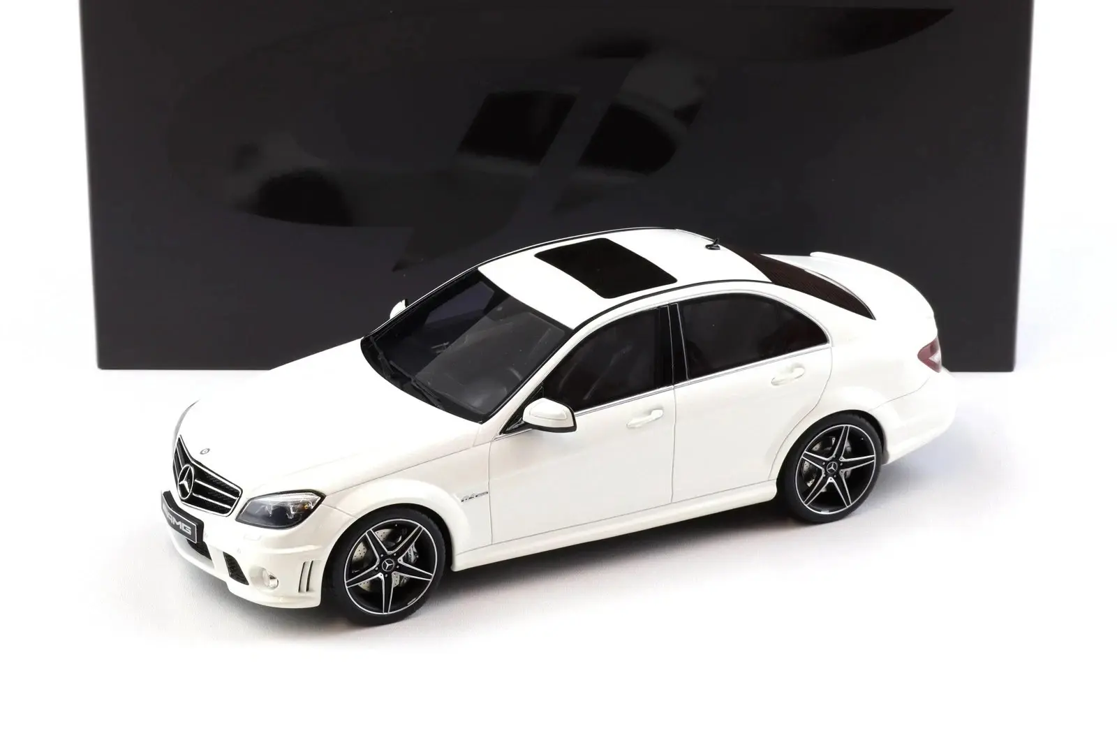 GT SPIRIT MERCEDES-BENZ C63 AMG 1:18