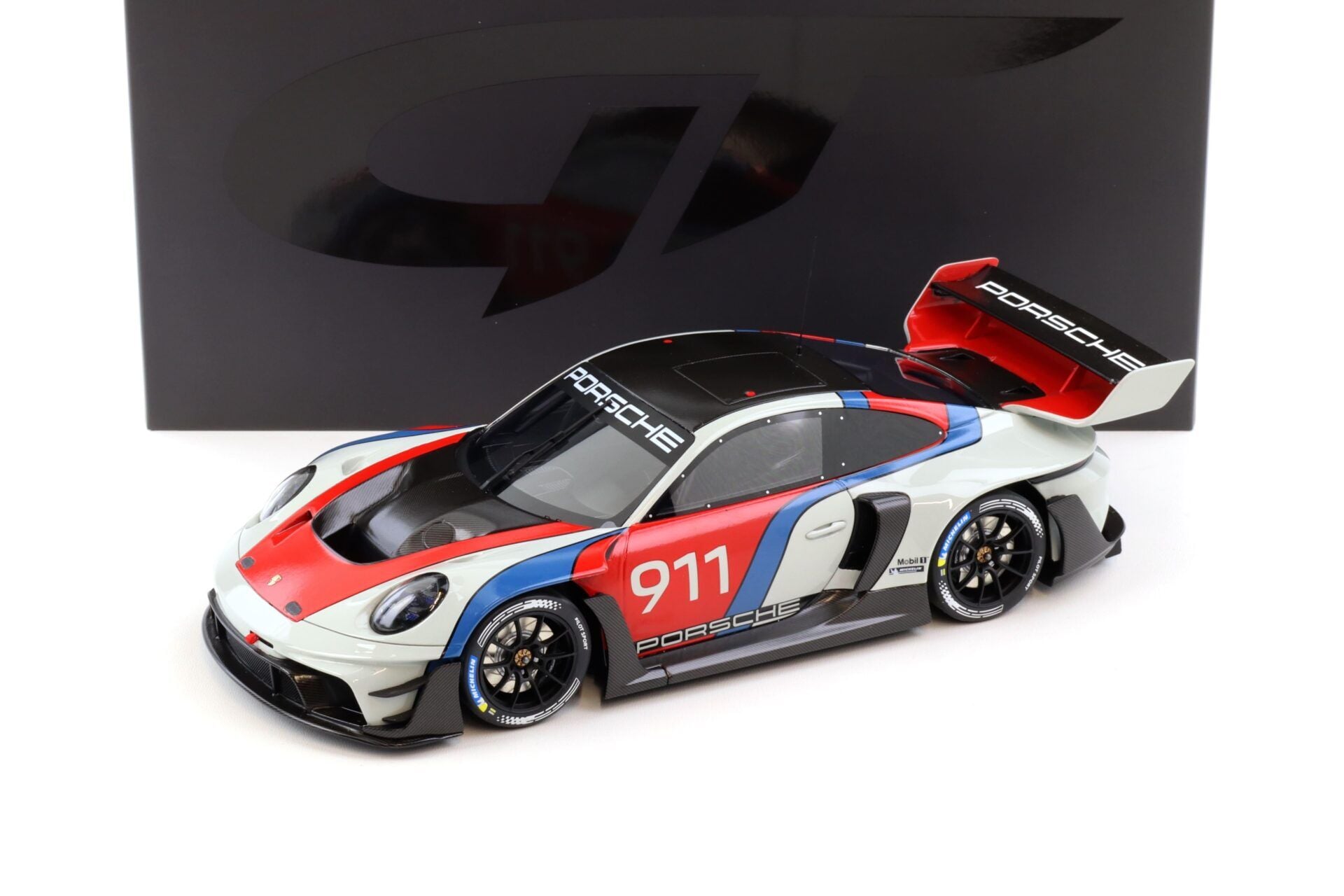 1:18 GT Spirit 2023 Porsche 911 992 GT3 R Rennsport White
