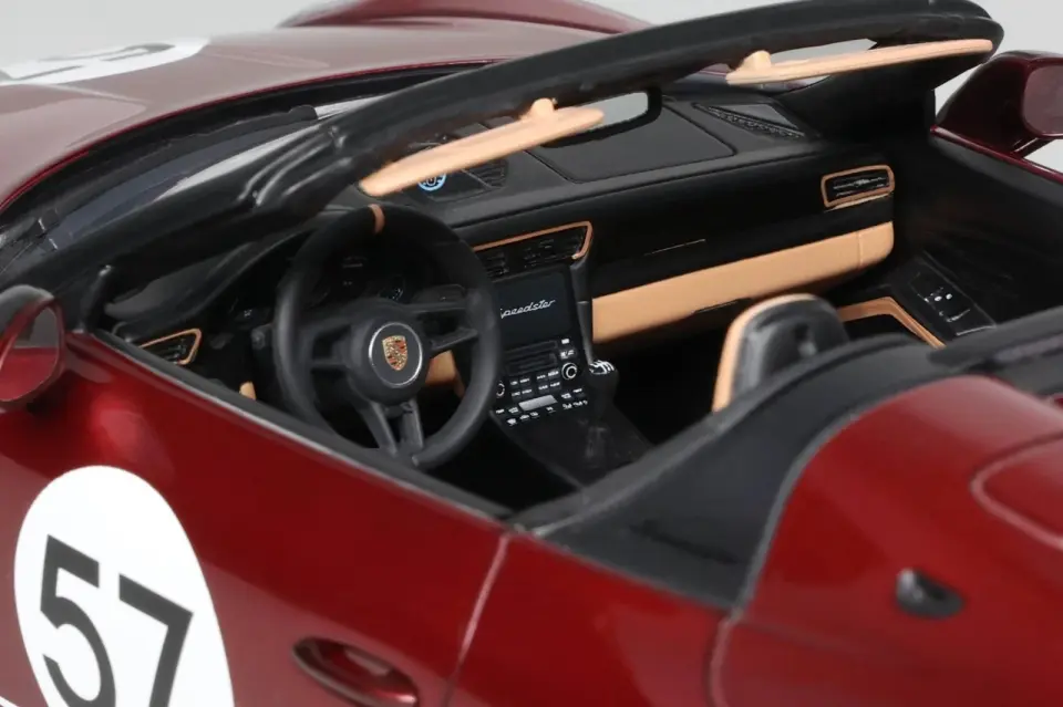 GT SPIRIT PORSCHE 911 (991.2) SPEEDSTER 1:18 (GT929)