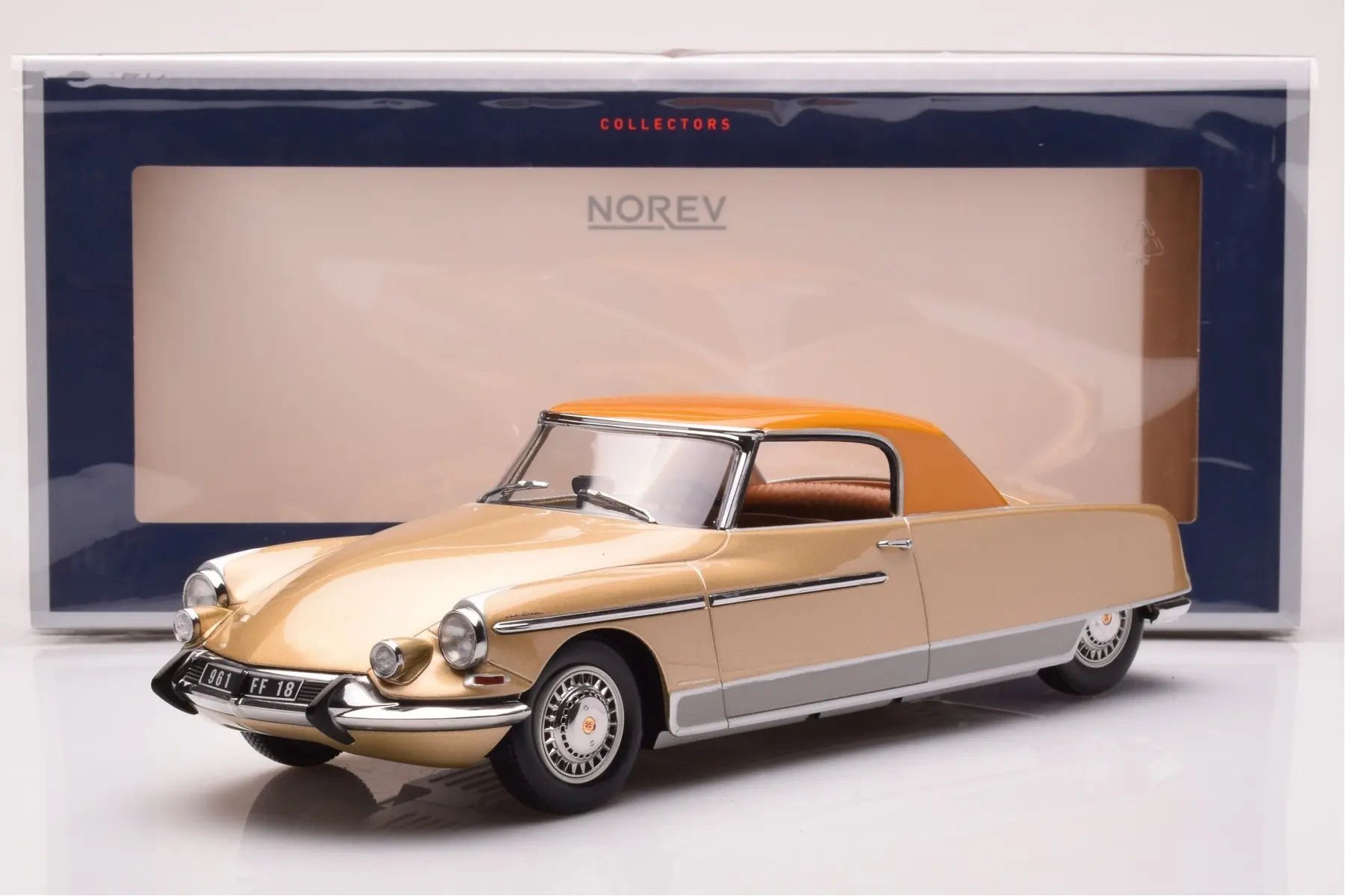 NOREV CITROEN DS 19 LE DANDY BEIGE AND BROWN 1964 1:18 (121570)