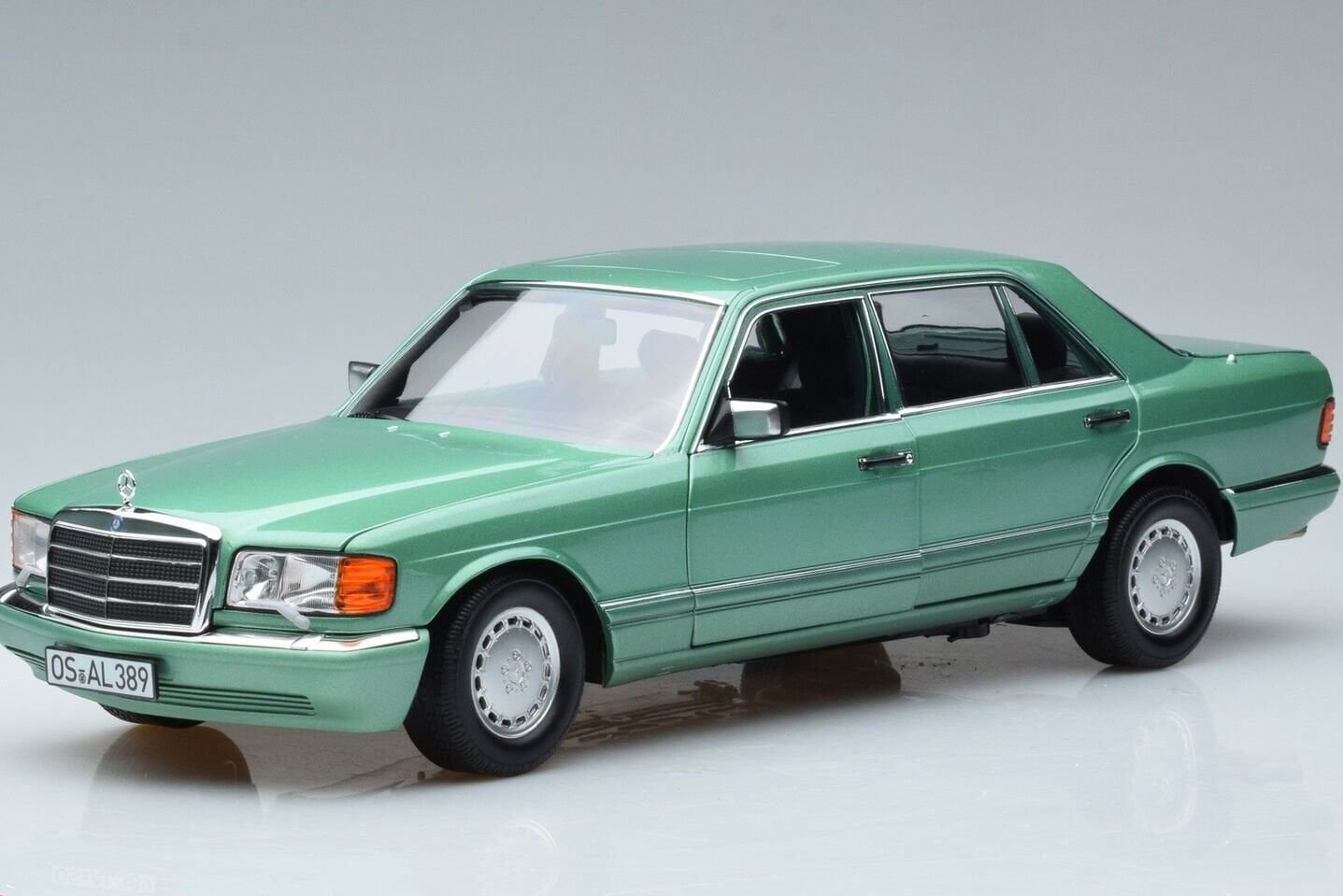 1:18 Norev 1991 Mercedes Benz S Class 560 SEL W126