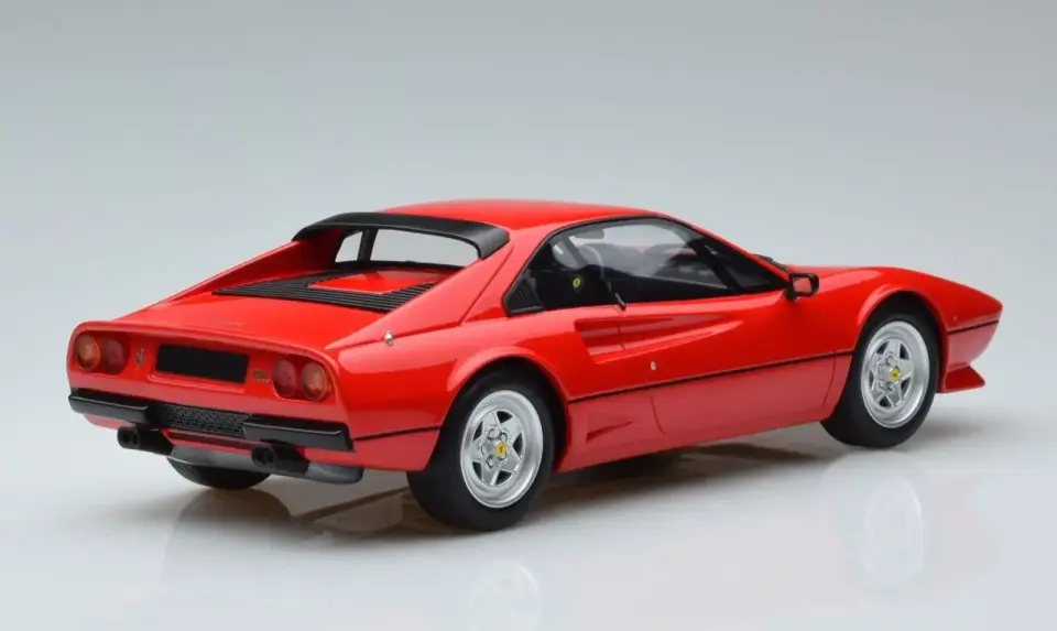 GT SPIRIT FERRARI 208 GTB TURBO 1982 1:18 (GT347)