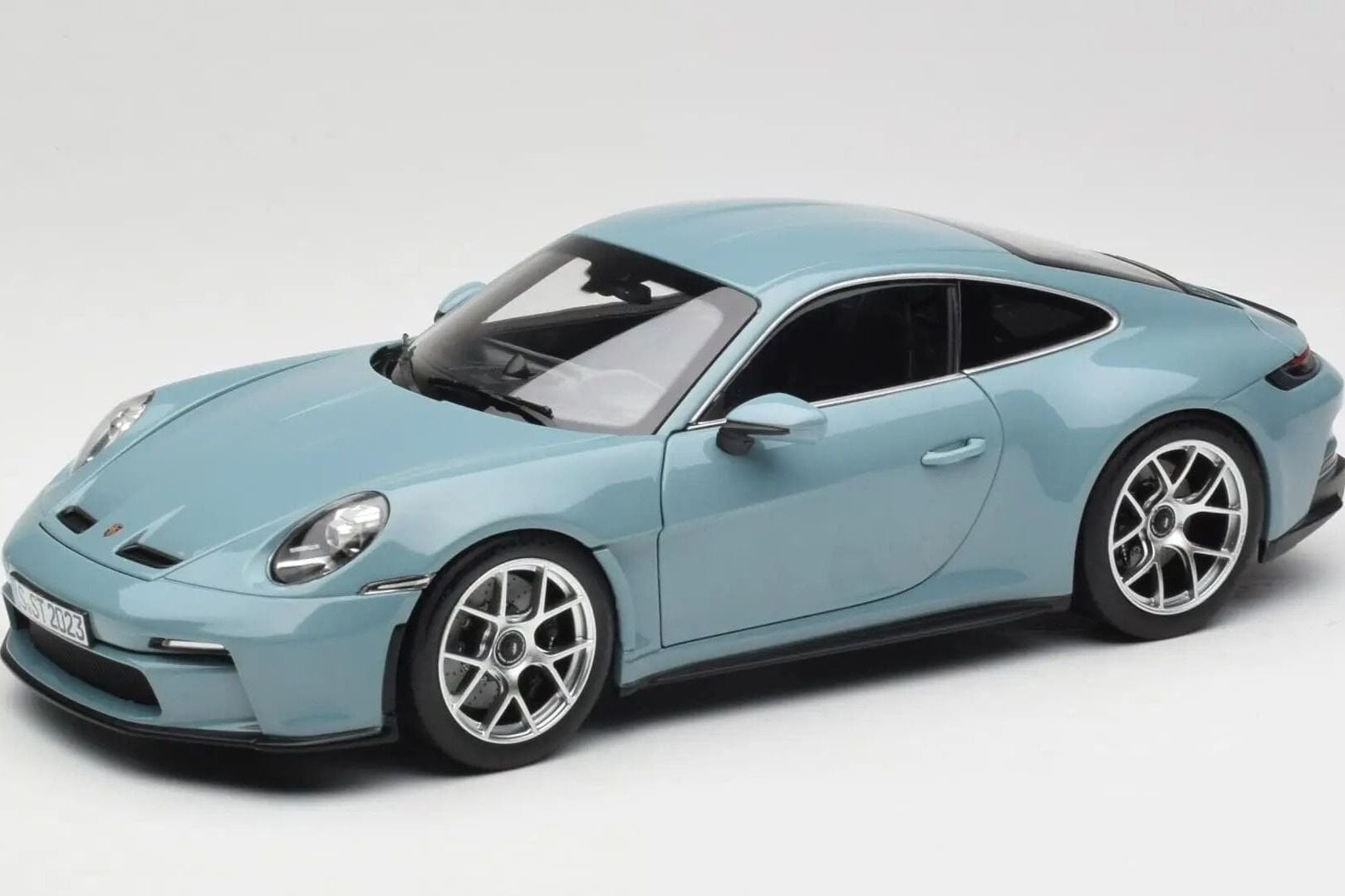 1:18 Norev 2023 Porsche 911 S/T