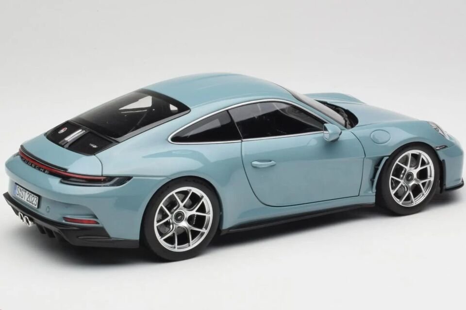 1:18 Norev 2023 Porsche 911 S/T