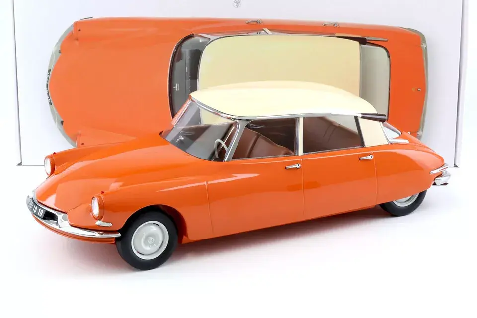 NOREV CITROEN ID 19 CAPUCINE ORANGE AND CREAM 1957 1:12 (121580)