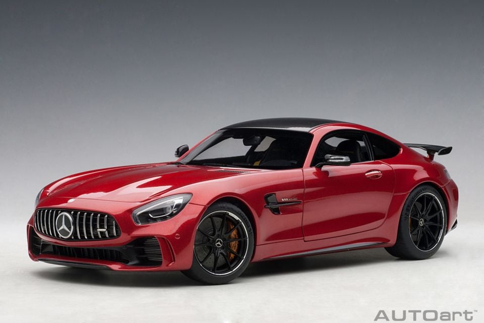 AUTOART MERCEDES BENZ AMG GT-R 1:18