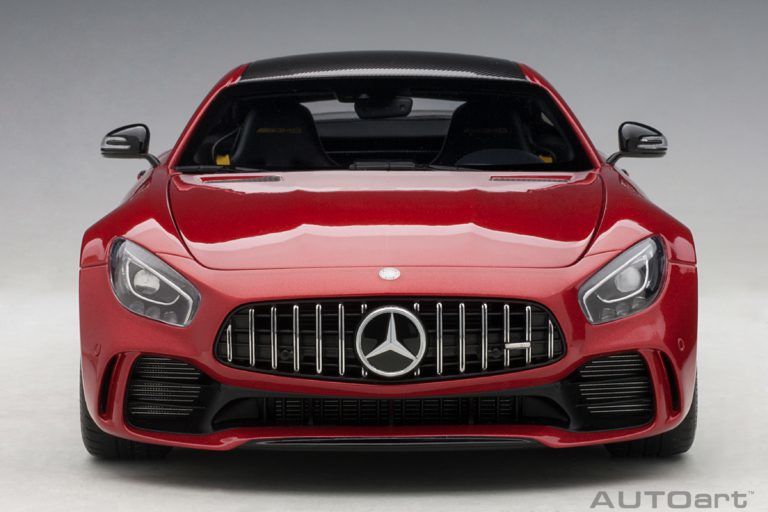 AUTOART MERCEDES BENZ AMG GT-R 1:18