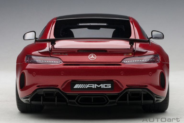 AUTOART MERCEDES BENZ AMG GT-R 1:18