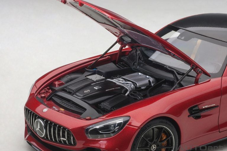 AUTOART MERCEDES BENZ AMG GT-R 1:18