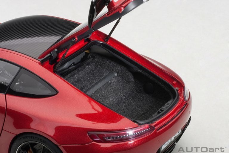AUTOART MERCEDES BENZ AMG GT-R 1:18