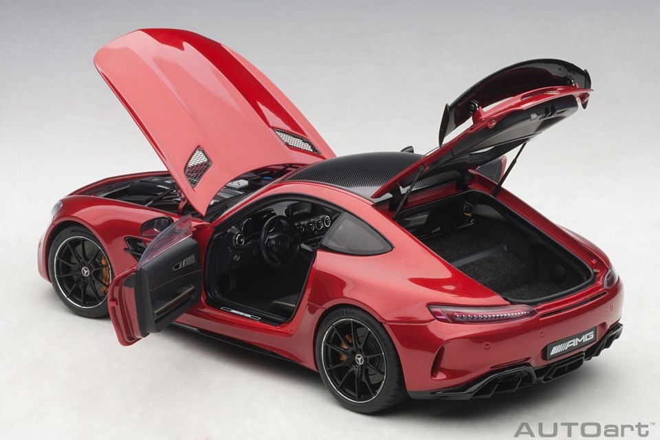 AUTOART MERCEDES BENZ AMG GT-R 1:18