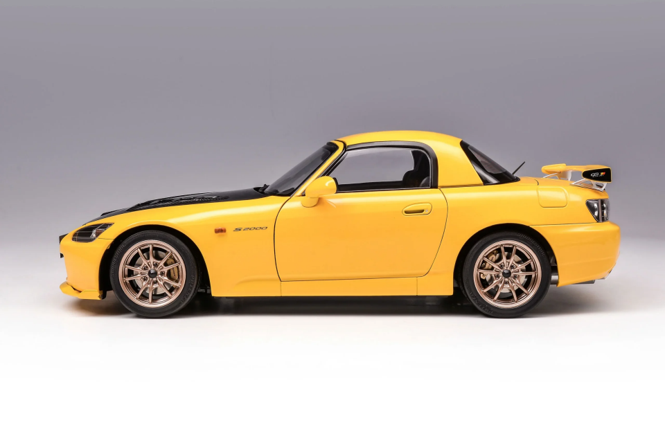1:18 Motorhelix 2001 Honda S2000 AP2