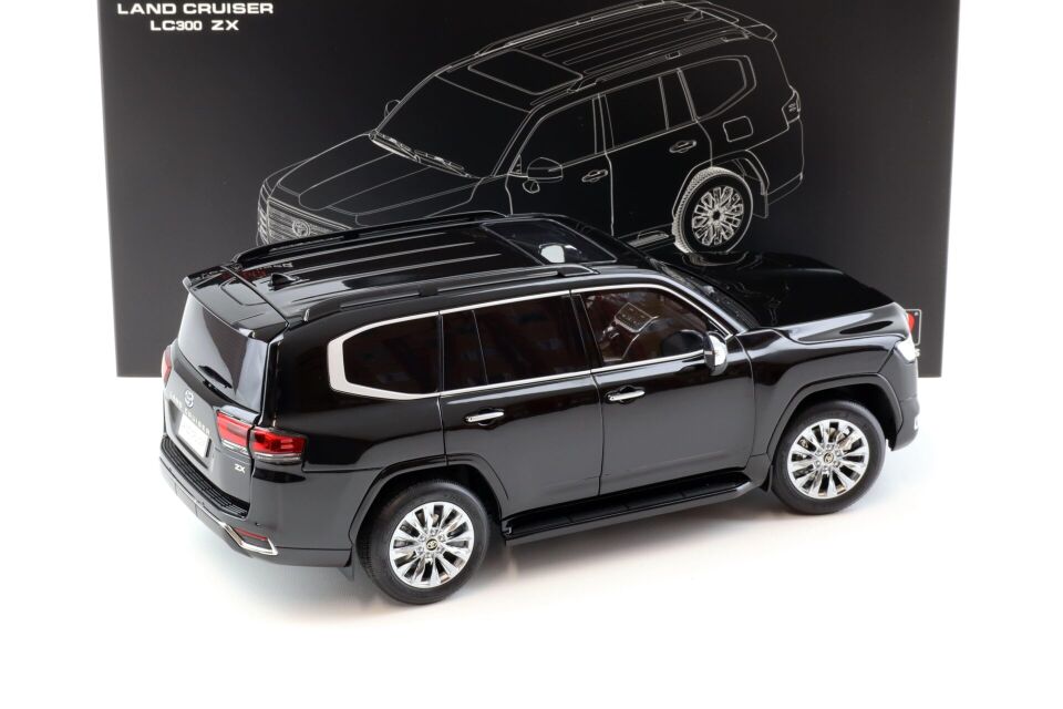 1-18 Toyota Land Cruiser 300-ZX Black color
