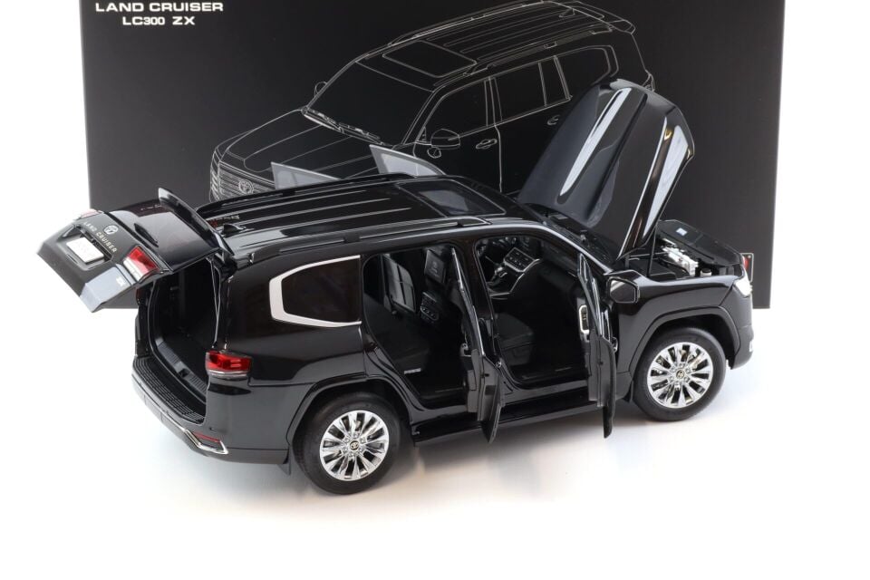 1-18 Toyota Land Cruiser 300-ZX Black color