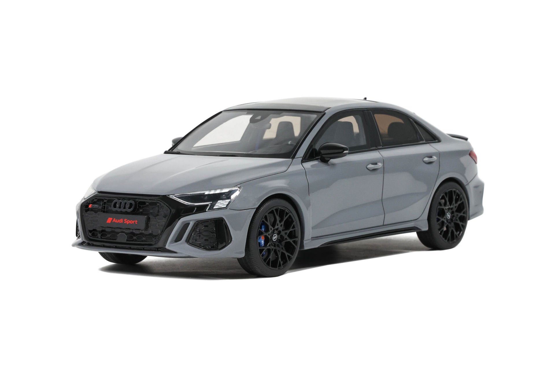 GT SPIRIT AUDI RS3 SEDAN GREY 2022 1:18 (GT885)