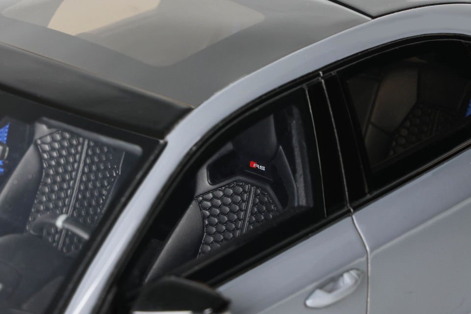 GT SPIRIT AUDI RS3 SEDAN GREY 2022 1:18 (GT885)