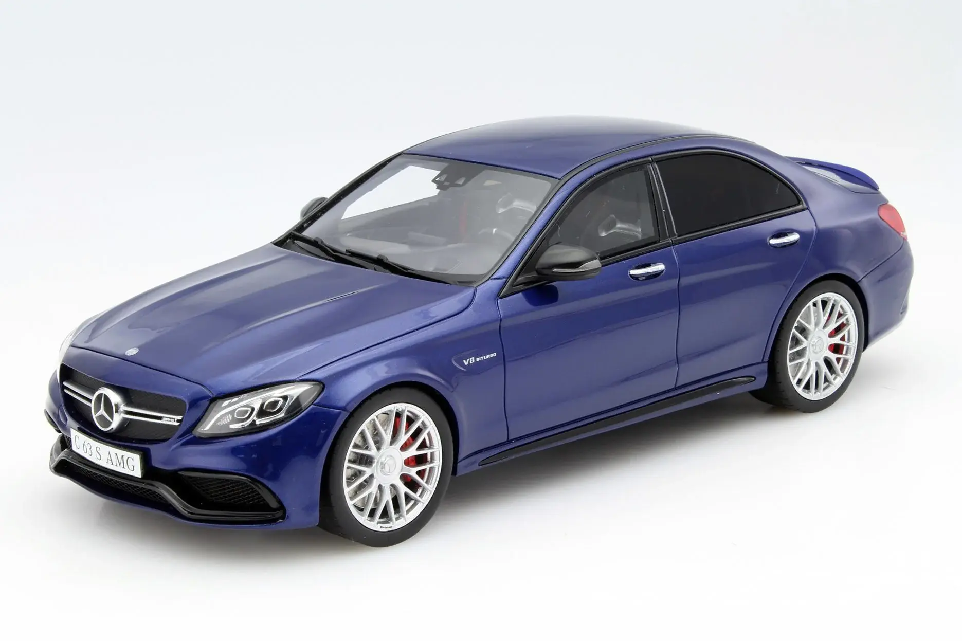 GT SPIRIT MERCEDES-BENZ C 63 S SEDAN BLUE 1:18