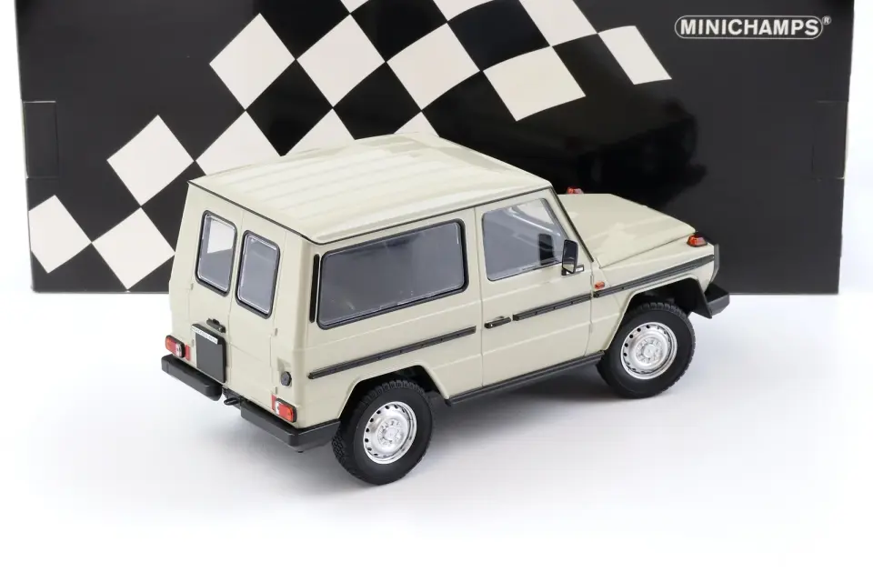 MINICHAMPS MERCEDES BENZ G-MODEL (SWB) GREY 1:18