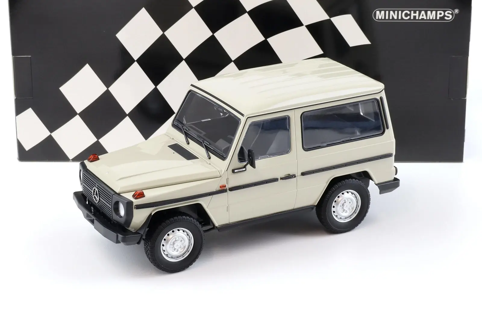 MINICHAMPS MERCEDES BENZ G-MODEL (SWB) GREY 1:18